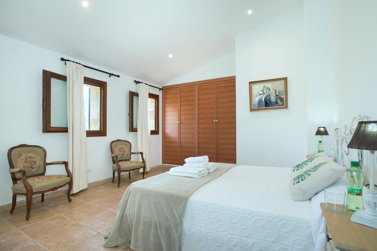 Owl Booking Villa Siquier - Luxury Retreat With Mountain Views 波连斯萨 外观 照片