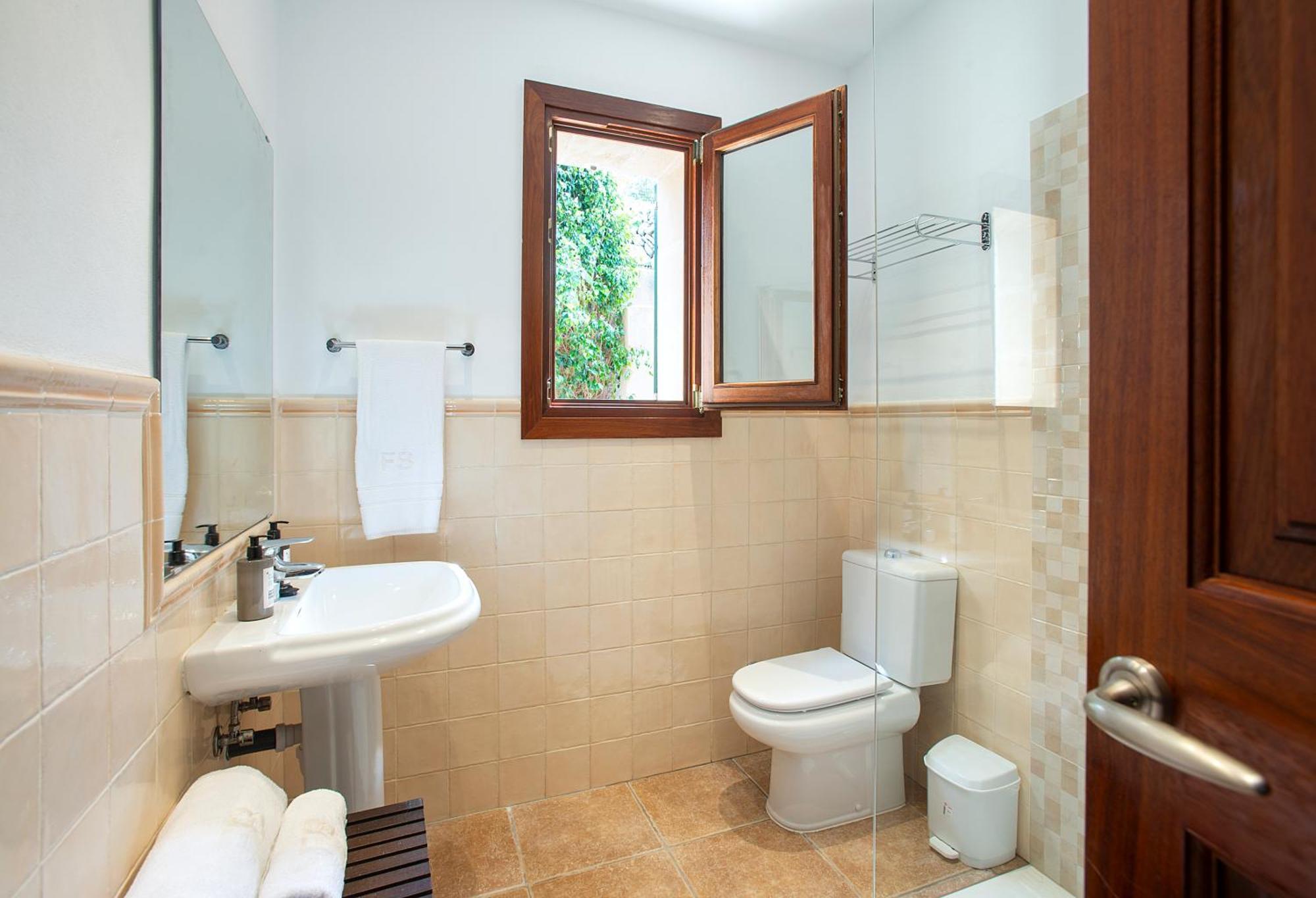 Owl Booking Villa Siquier - Luxury Retreat With Mountain Views 波连斯萨 外观 照片